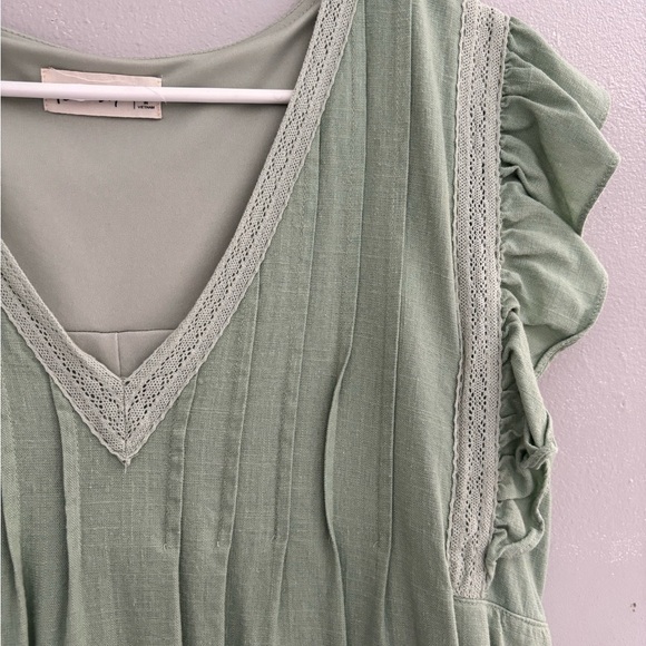 Green Ruffle Sleeve Dress - Picture 5 of 5